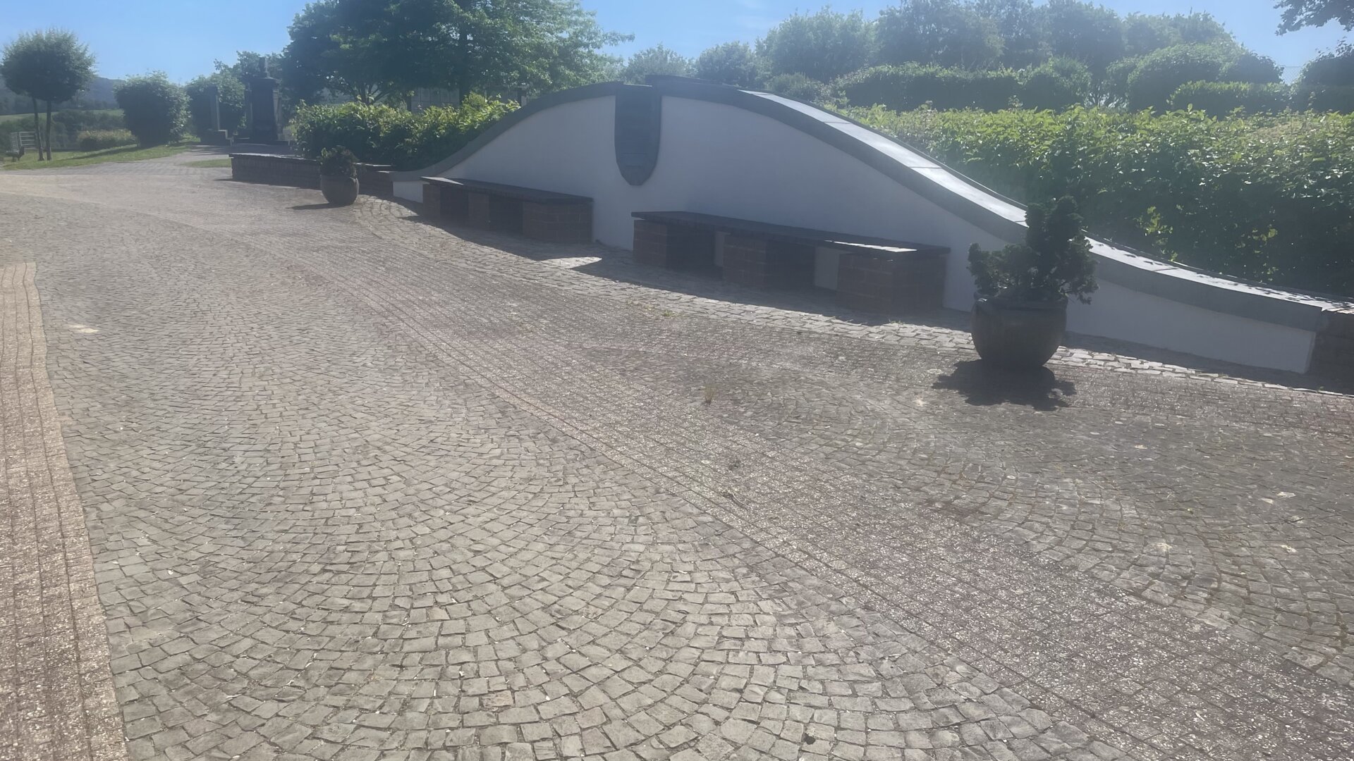 Friedhofsmauer