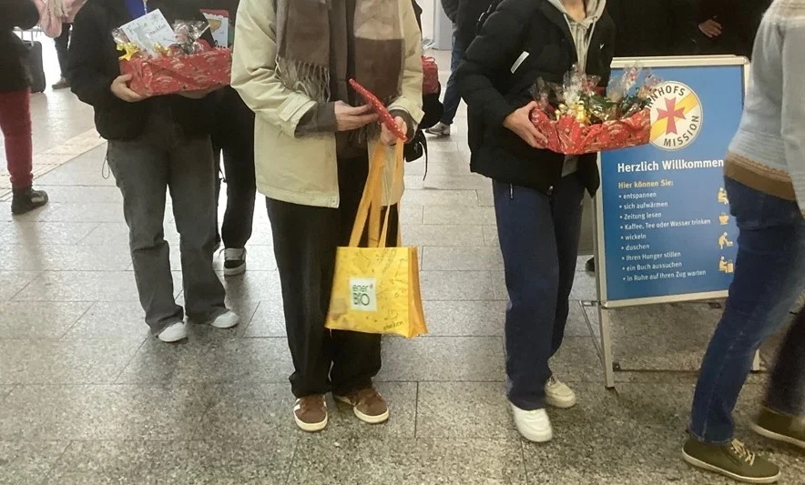 Geschenkübergabe Schüler*innen