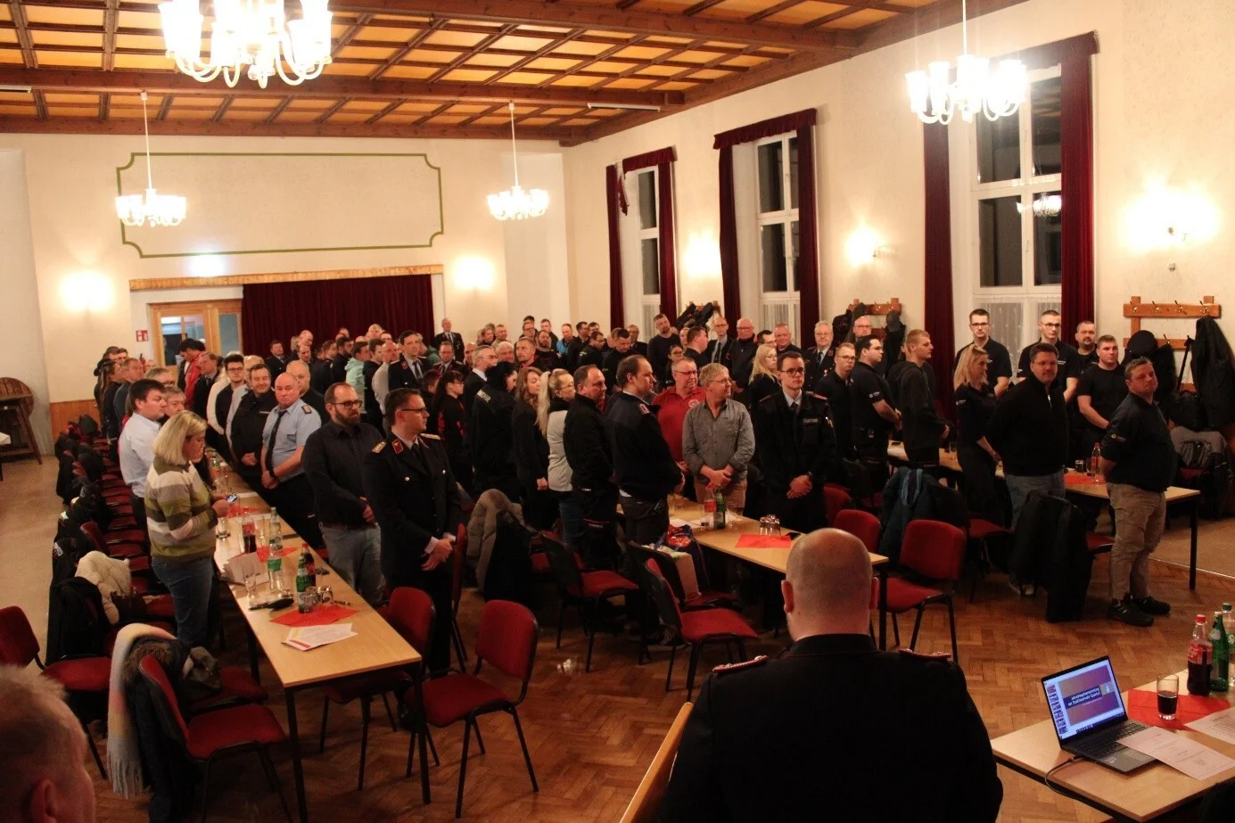 Zur Jahreshauptversammlung der Querfurter Stadtfeuerwehr kamen mehr als 130 Kameradinnen und Kameraden aller 11 Ortswehren.