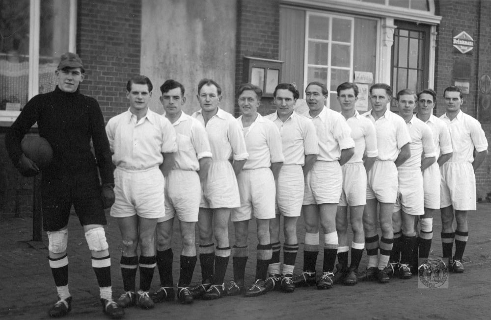 Fußballmannschaft des VfB Rajen in den 1950er Jahren