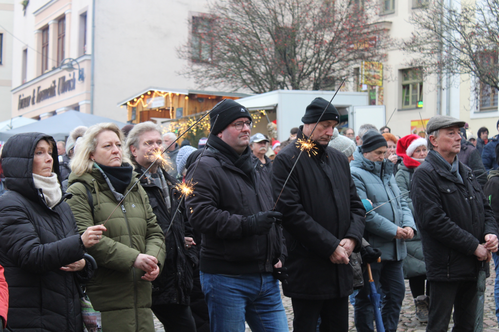 Landrat Hartmut Handschak und Bürgermeister Andreas Nette beim Gedenkgottesdienst