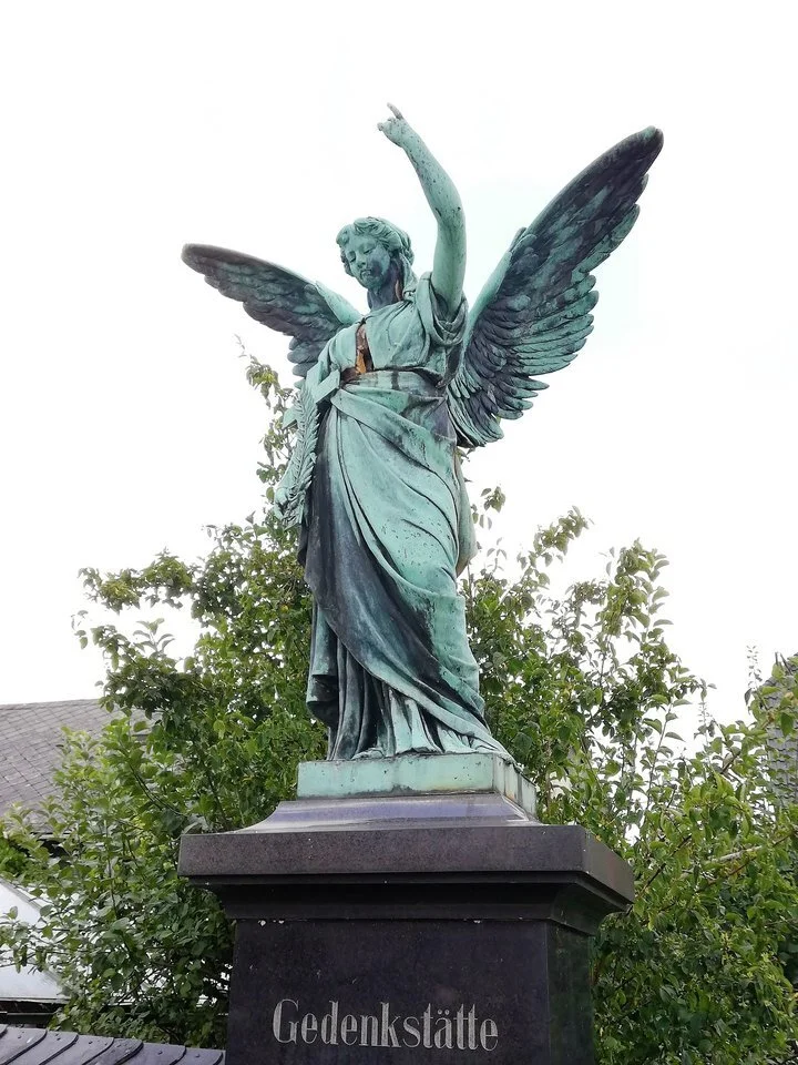 Teuschnitzer_Friedhofsengel