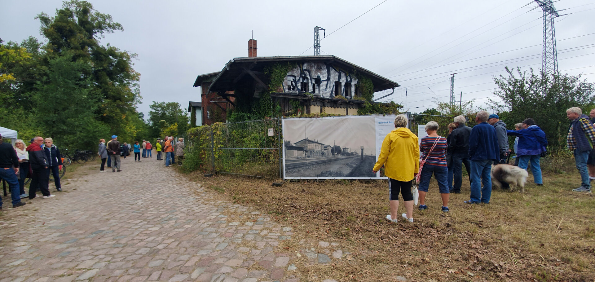 20260913_Grosses Intresse an der Ausstellung_©Satzkorner Ortschronisten_SusannaKrüger.jpg