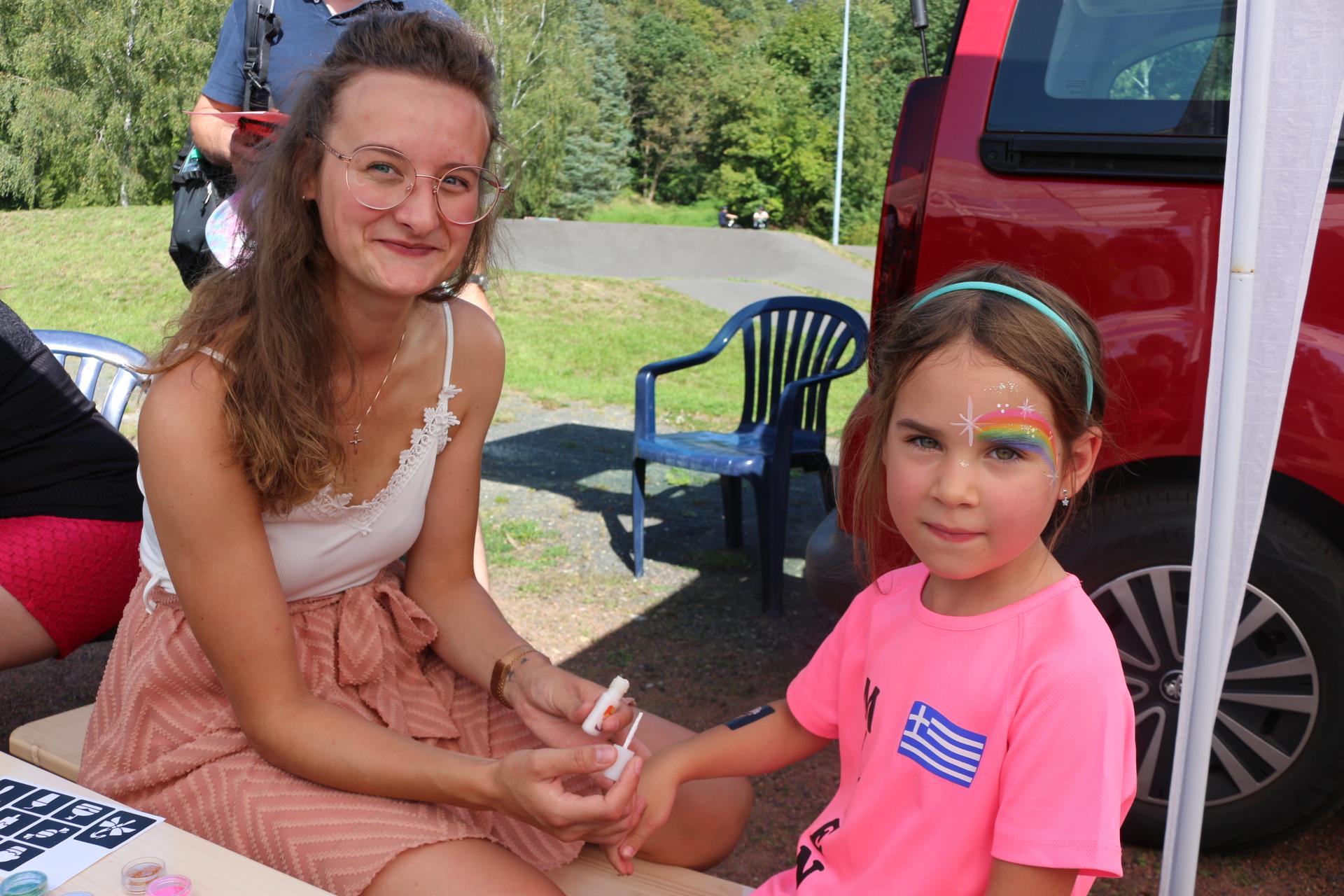 Kinderschminken und Glitzertattoos lagen voll im Trend