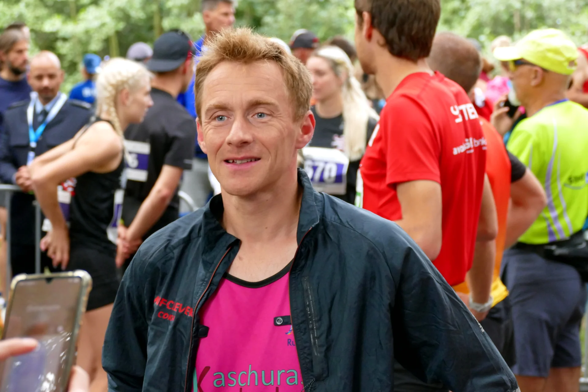 Jan entspannt vor dem Marathonstart