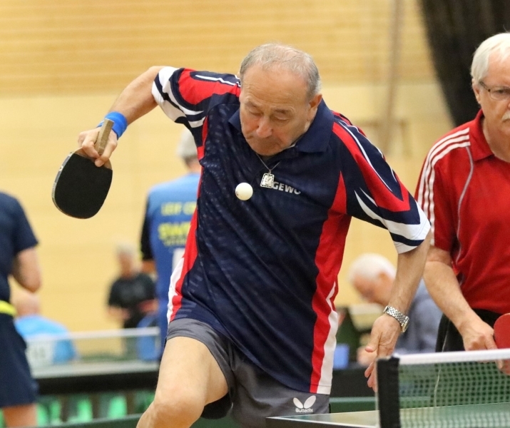 Als Tischtennis-Spieler im Leistungssport hält sich Valery Alekhin fit. Kein Wunder, dass er auf zahlreiche Siege bei den World Open und den International Open zurückblicken kann.