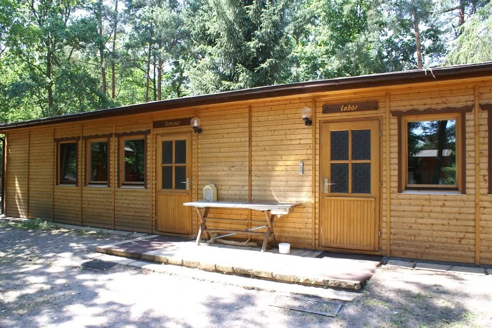 wildnisschule-teerofenbruecke-labor-seminar