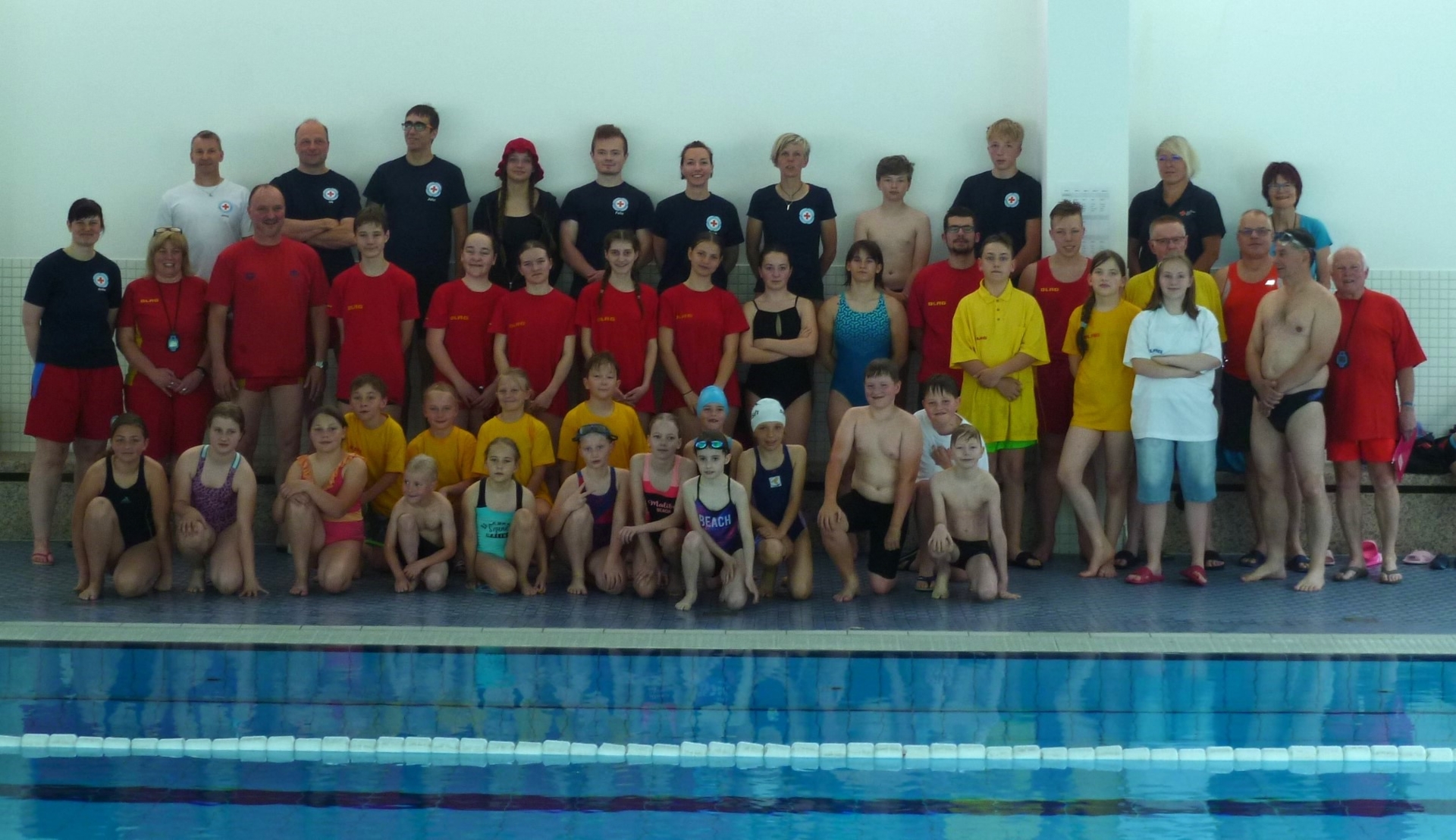 Schwimmwettkampf 08.06.2024 Gruppenbild alle Teilnehmer