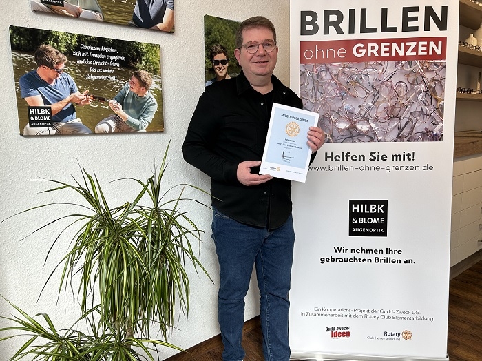 2025-03-22_ROLAND-HILBK_Mitglied-im_ROTARY-CLUB-ELEMENTARBILDUNG_Roll-Up_Urkunde_H-700