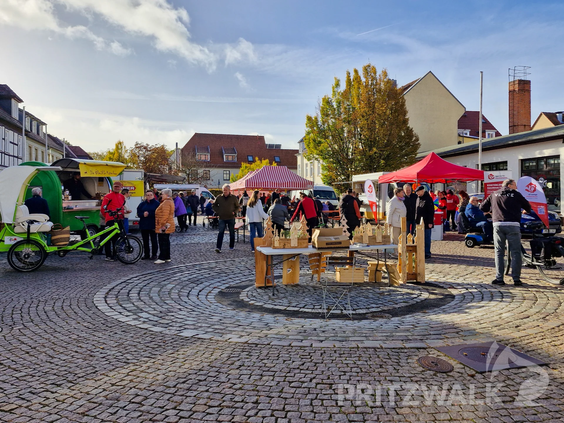 Die Sonne meinte es gut beim PriMa-Treff Herbst- und Kürbismarkt. Foto: Stadt Pritzwalk