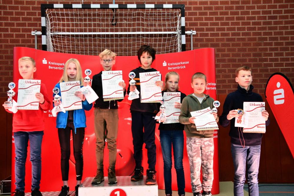 Siegerinnen und Sieger der Altersklasse U12 beim Staas-Junior Cup.