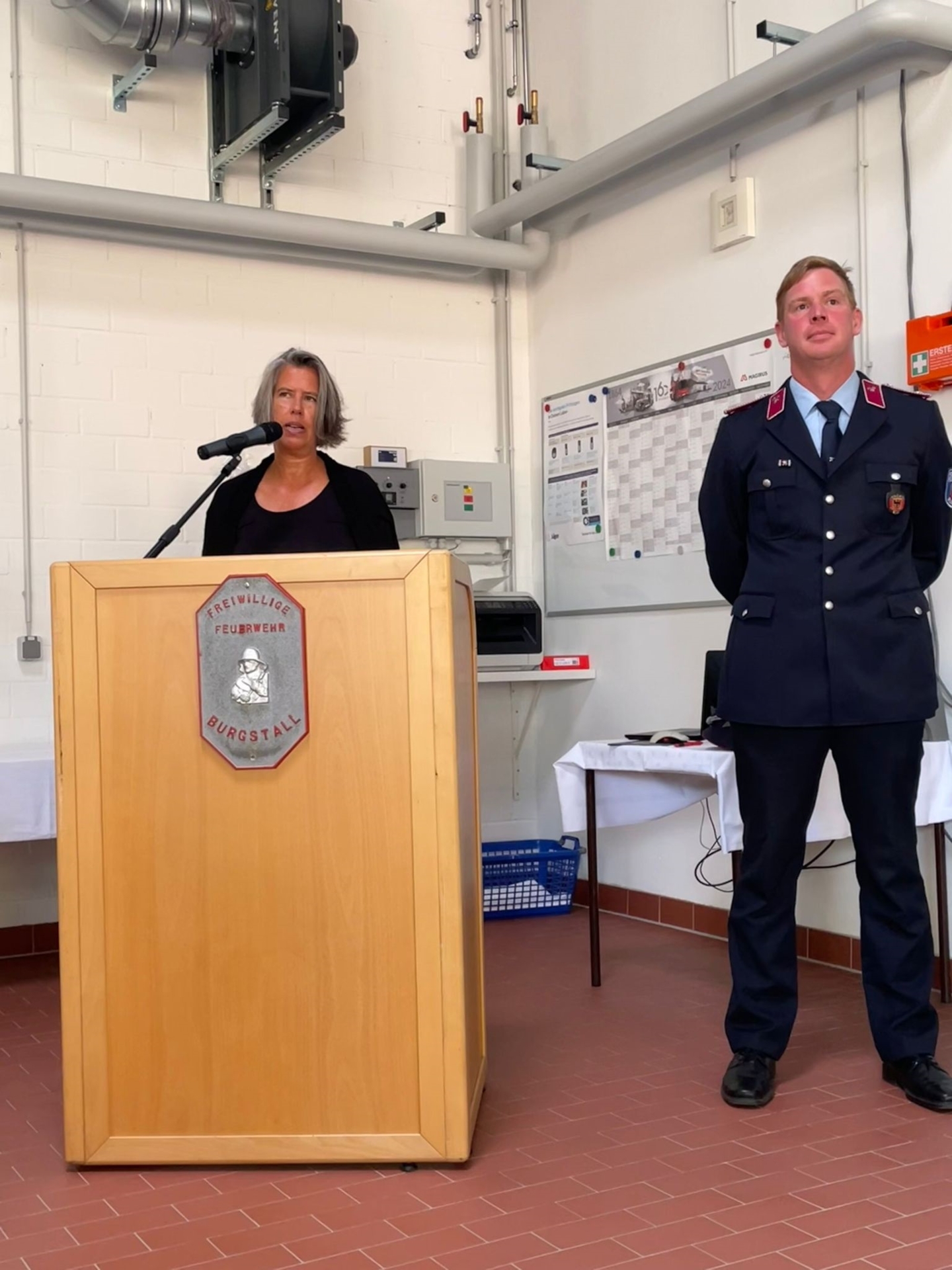 Grußworte der Innenministerin Dr.Tamara Zieschang (rechts daneben Ortswehrleiter Enrico Hahn)