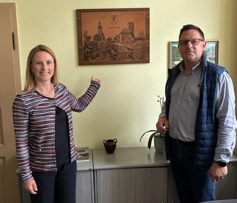Bürgermeister Ronny Dathe mit der Lauffener Bürgermeisterin Sarina Pfründner