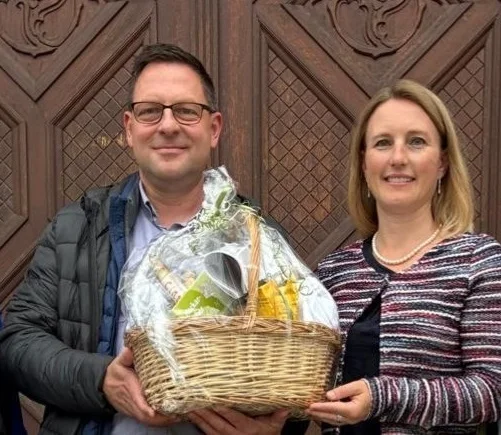 Bürgermeister Ronny Dathe mit der Lauffener Bürgermeisterin Sarina Pfründner