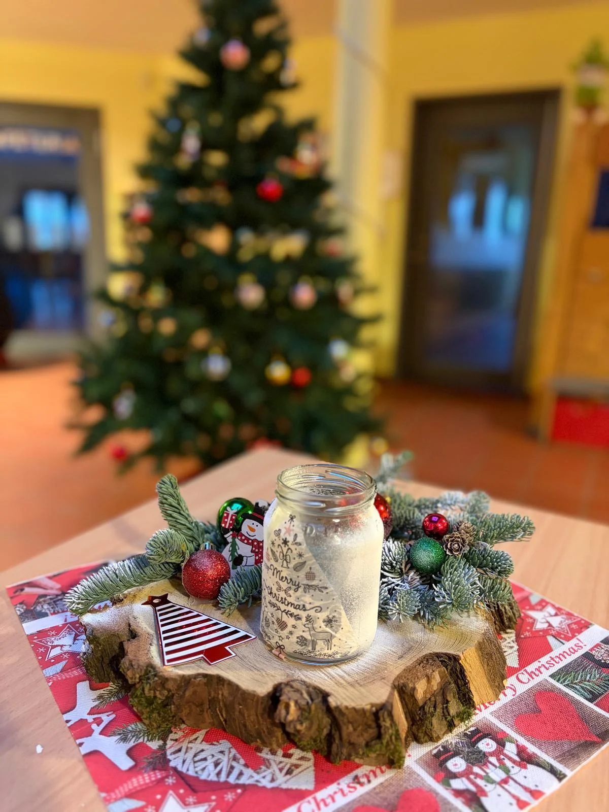 Weihnachtsgesteck für die Kindertagesstätte Lostau
