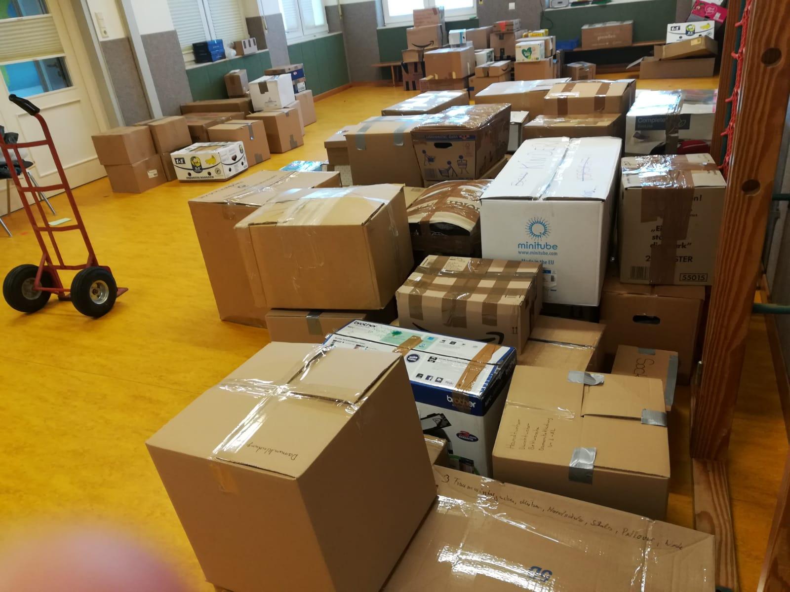 Spendenabgabe im Kindergarten