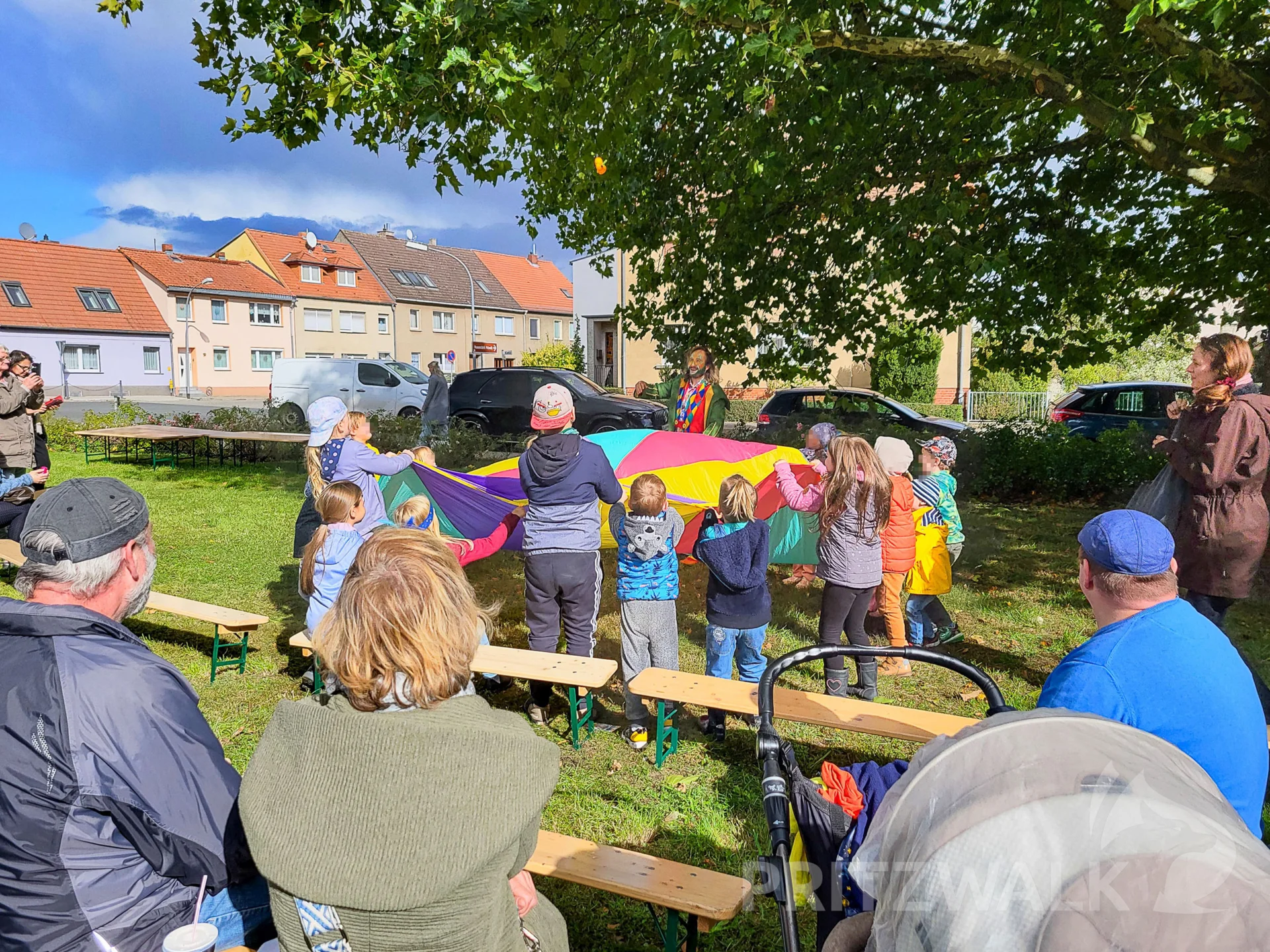 Im vergangenen Jahr gab es beim Kinder-Familientag TRubel rund ums Kulturhaus. Dieses Jahr wird dort gebaut. Deshalb geht es zum JFZ. Foto: Stadt Pritzwalk