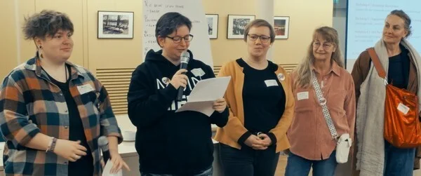 Engagierte Menschen aus der Zivilgesellschaft berieten auf der 16. ‚Regionalkonferenz Rechtsextremismus und Demokratiestärkung‘ in Grevesmühlen, was zivilgesellschaftliches Engagement braucht, um demokratiestärkend wirksam sein zu können © Andreas Grimm ( © Andreas Grimm (agp creative)