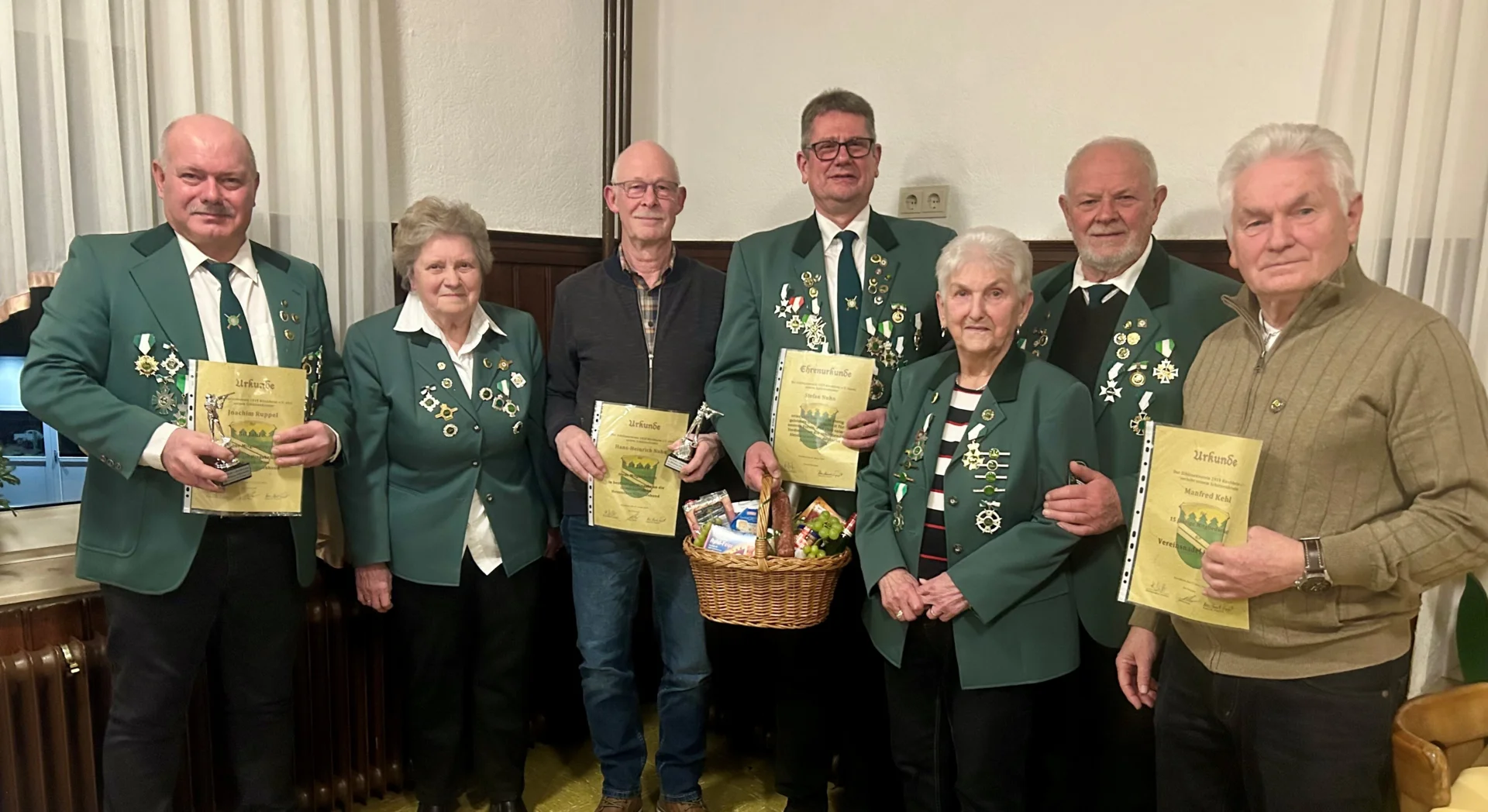 (Foto: von links Joachim Ruppel, Heidemarie Geißler, Hans-Heinrich Nuhn, Stefan Nuhn, Erika Ruppel, Hans-Heinrich Tippelt und Manfred Kehl)