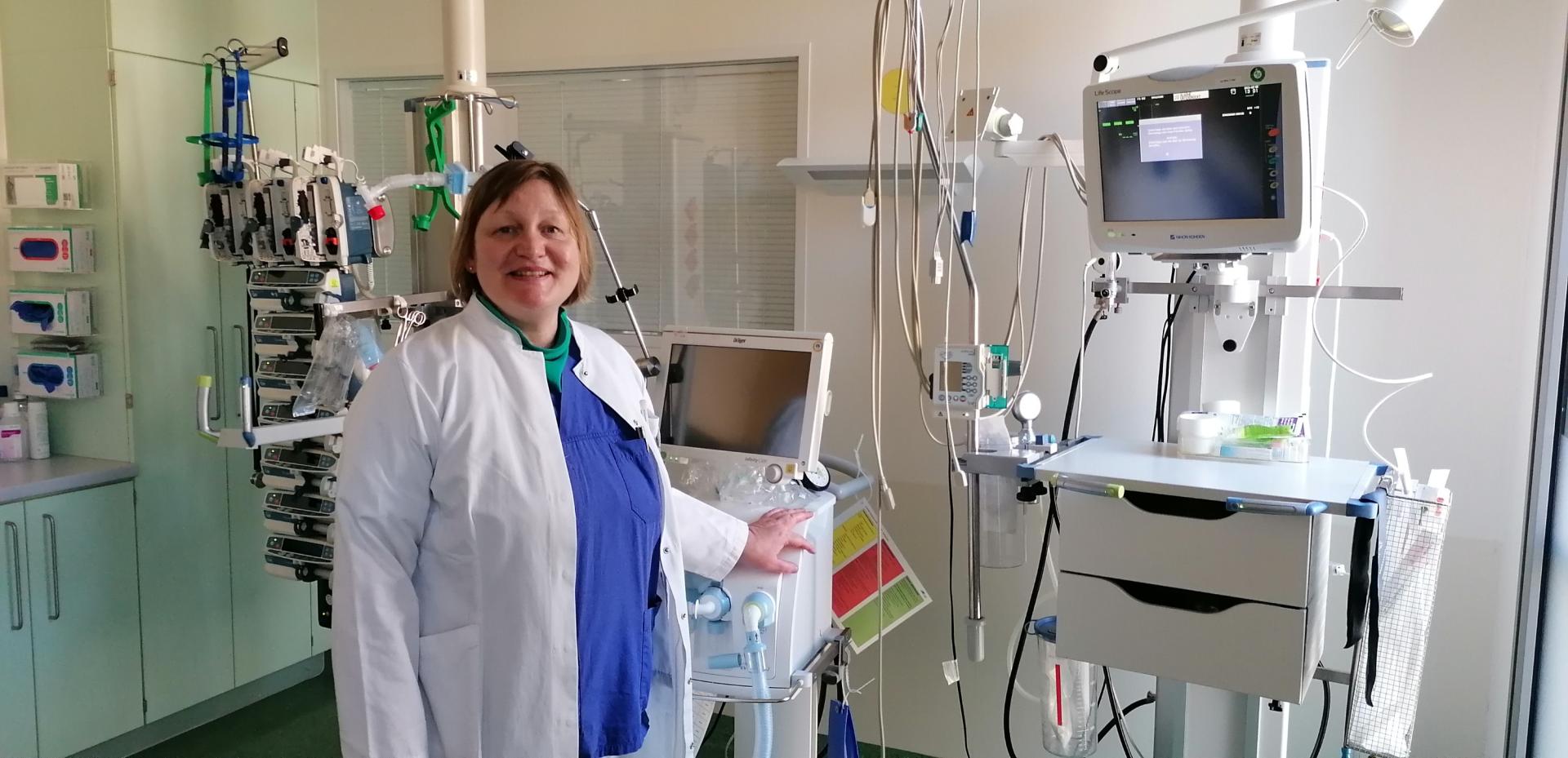 Dr. Ulrike Jäkel in der Intensivstation des Evangelischen Krankenhauses Luckau. Foto: Dörthe Ziemer
