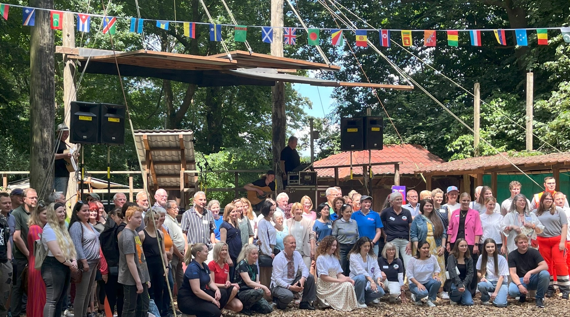 Ehrenamtliche der auf dem Fest vertretenen Vereine und Institutionen