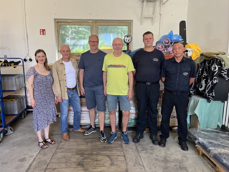 csm_Bild_1_Gruppenfoto_vor_Hilfsgütern_178a8140ab