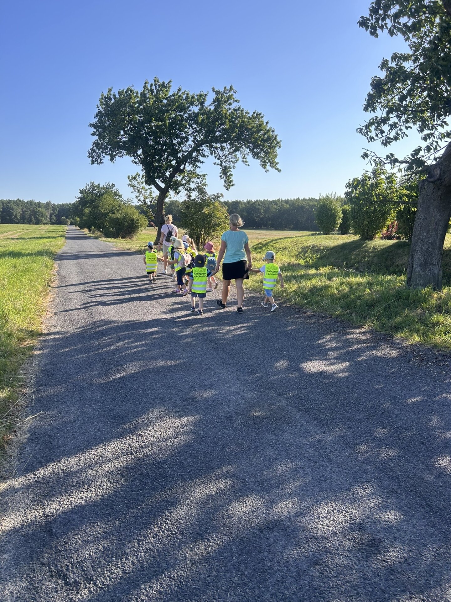 Wanderung zum Spielplatz nach Lawitz