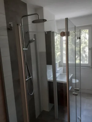 möglicher Badumbau mit moderner Dusche