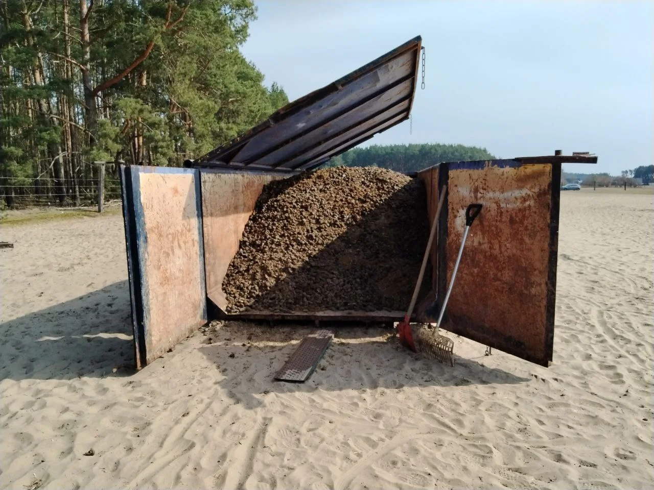 Ein Container voller Eseläpfel – nur wohin damit?