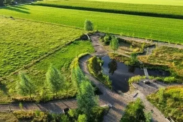 Ein Weidetrail – hier für Pferde – bringt Bewegung und Abwechslung