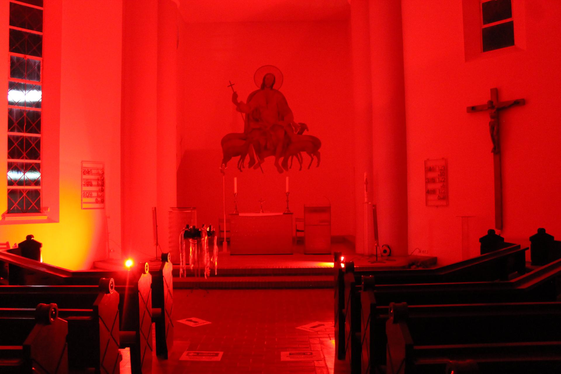 Kirche in Rot 2