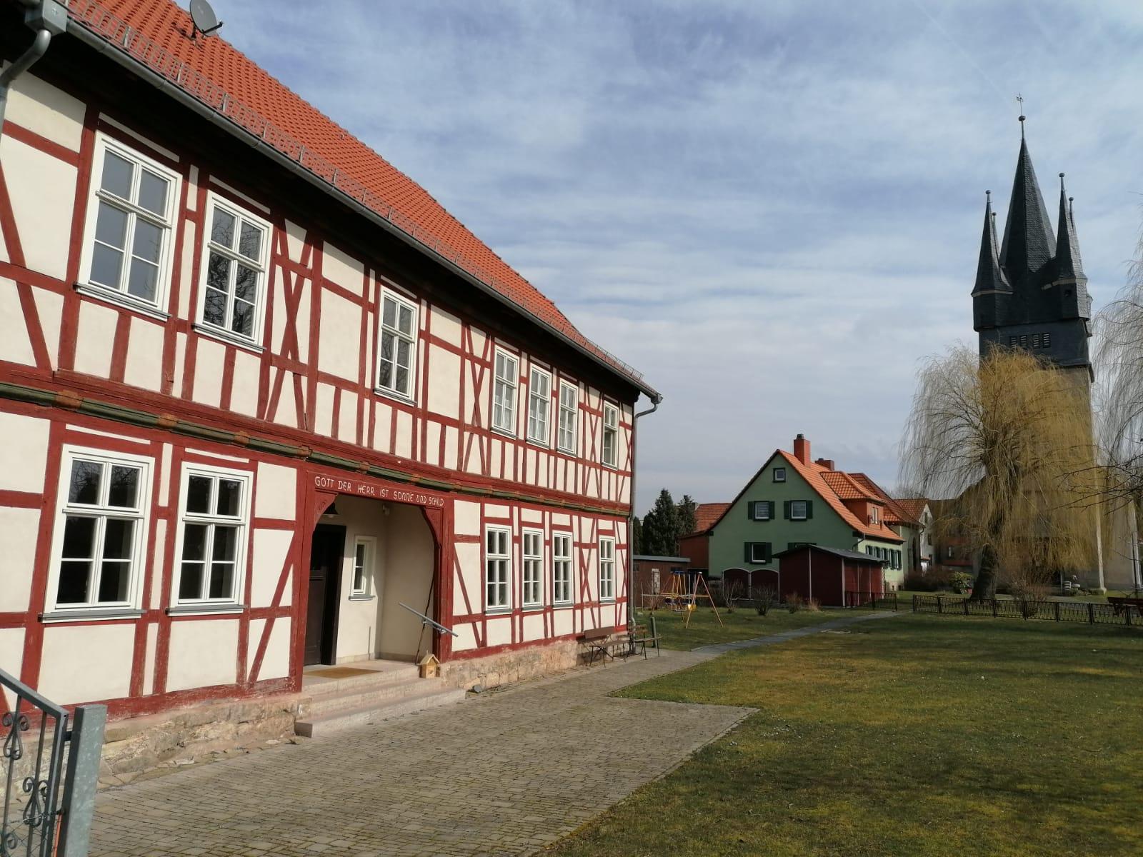 Pfarrhaus Kirche Schule