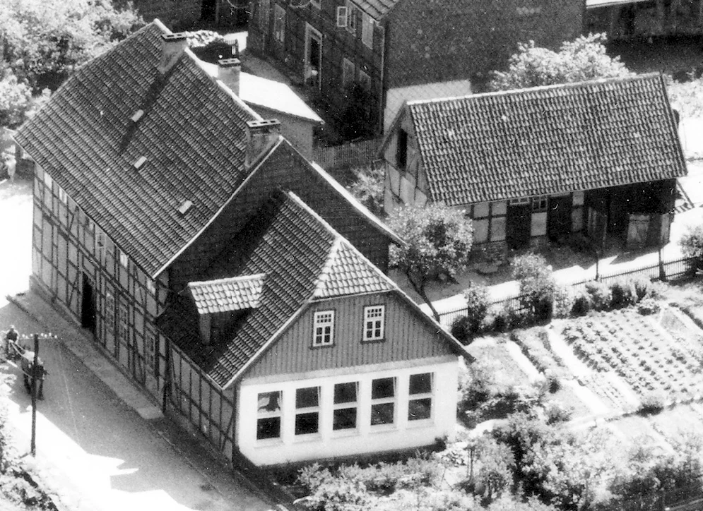 Schule mit Toiolette