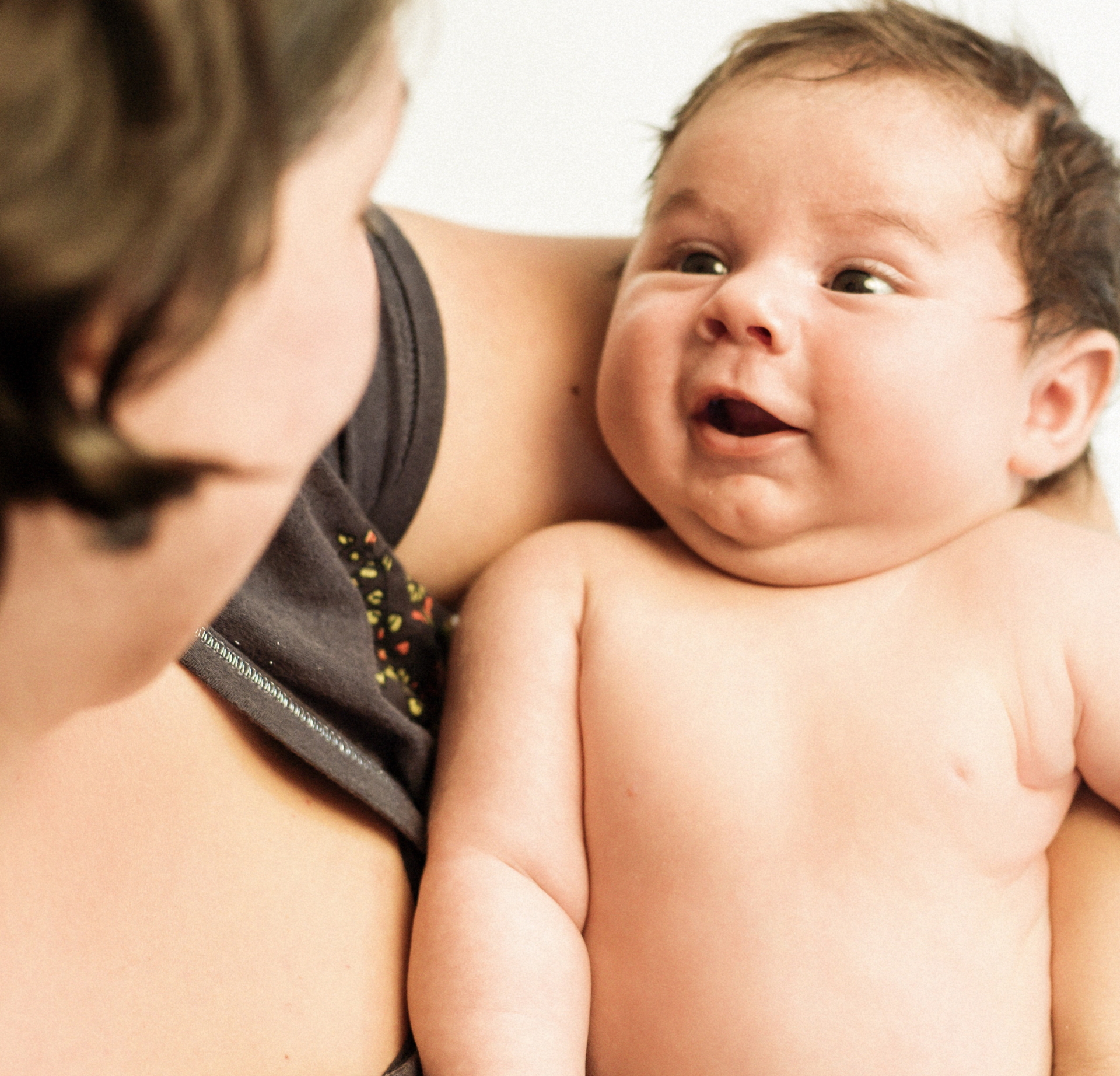 Mutter mit Baby im Arm