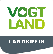 Logo Vogtlandkreis in grün-gelb verlaufend.