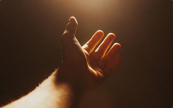 Hand im Licht