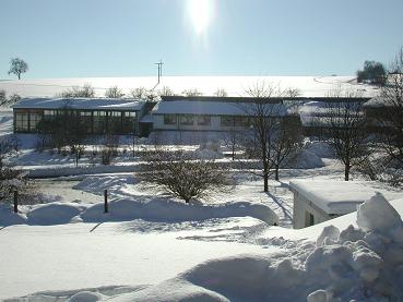 Grundschule Schönbrunn im Winter