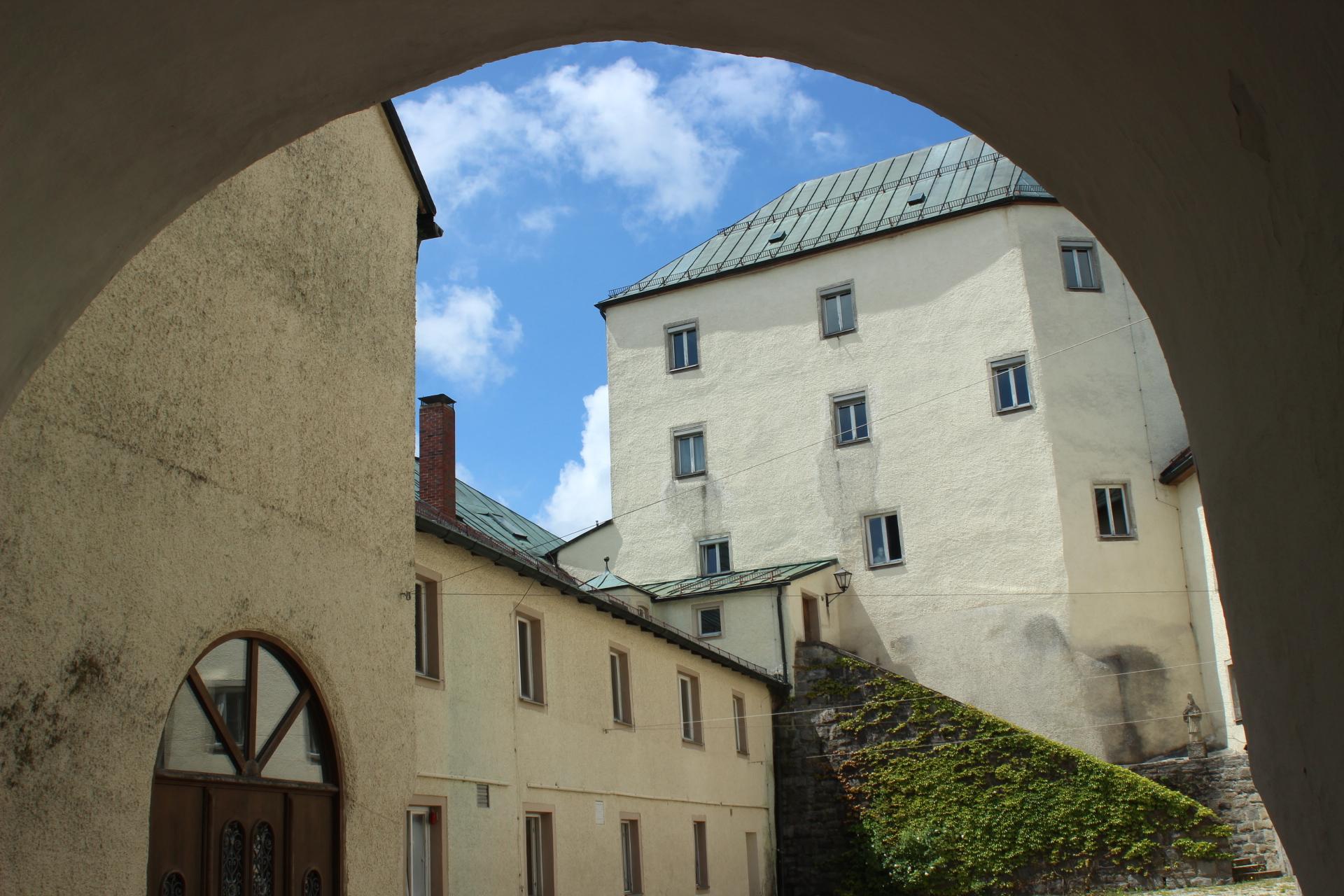 Schloss-Hochschloss