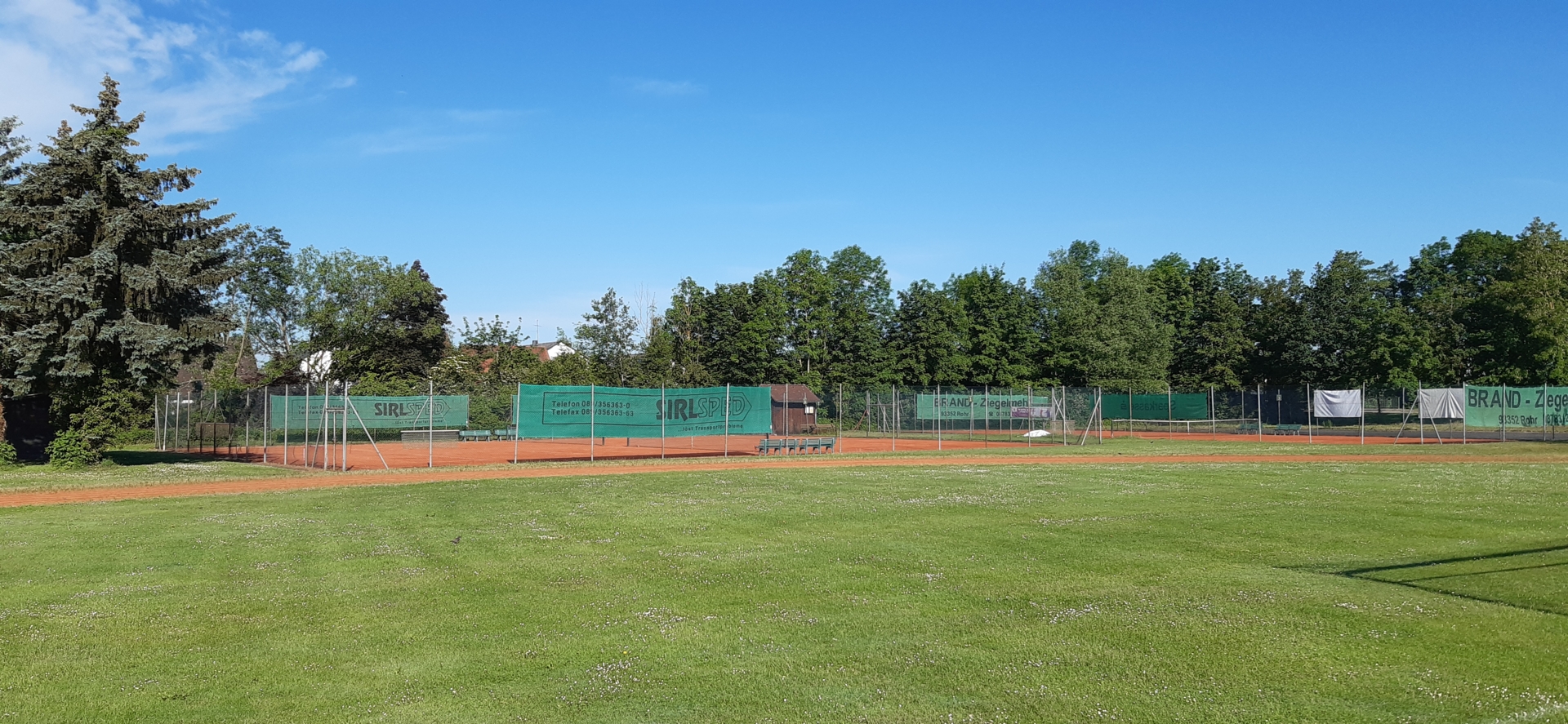 Tennisplätze (3 Platze)