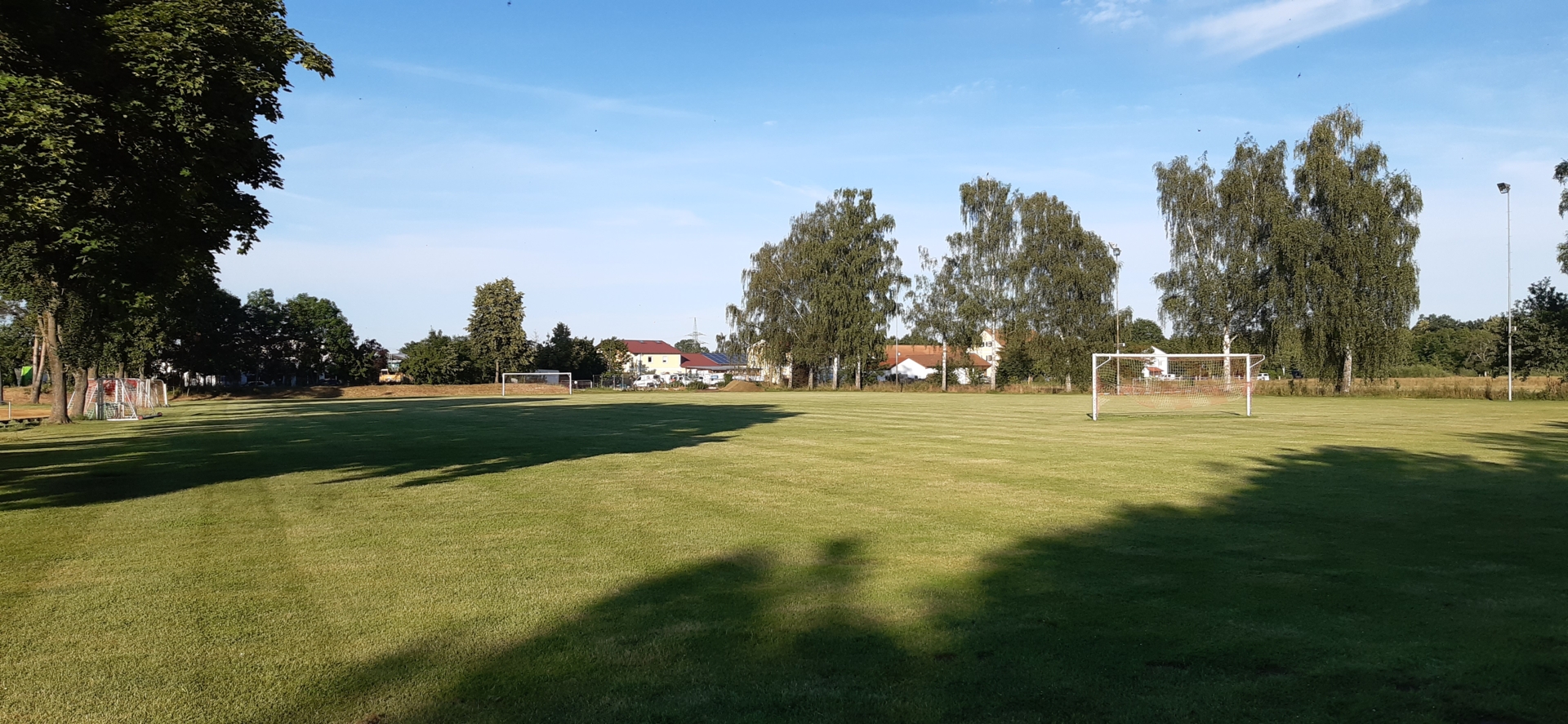 Fußball Nebenplatz  (mit Flutlichtanlage)