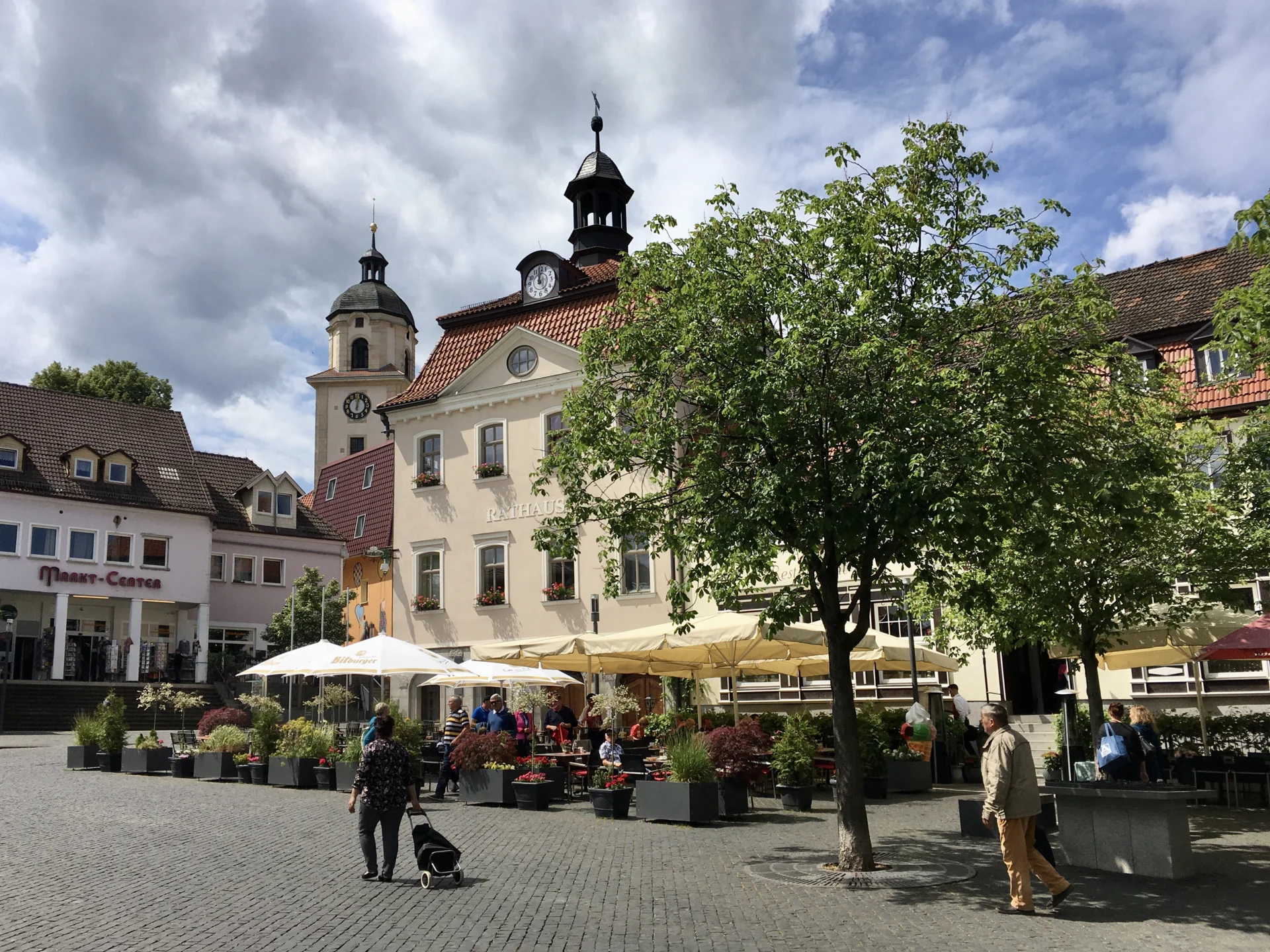 Markt mit Rathaus