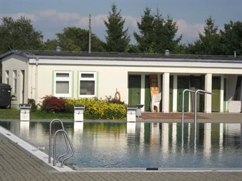 gemeinde-klingenberg-Freibad-Schwimbecken