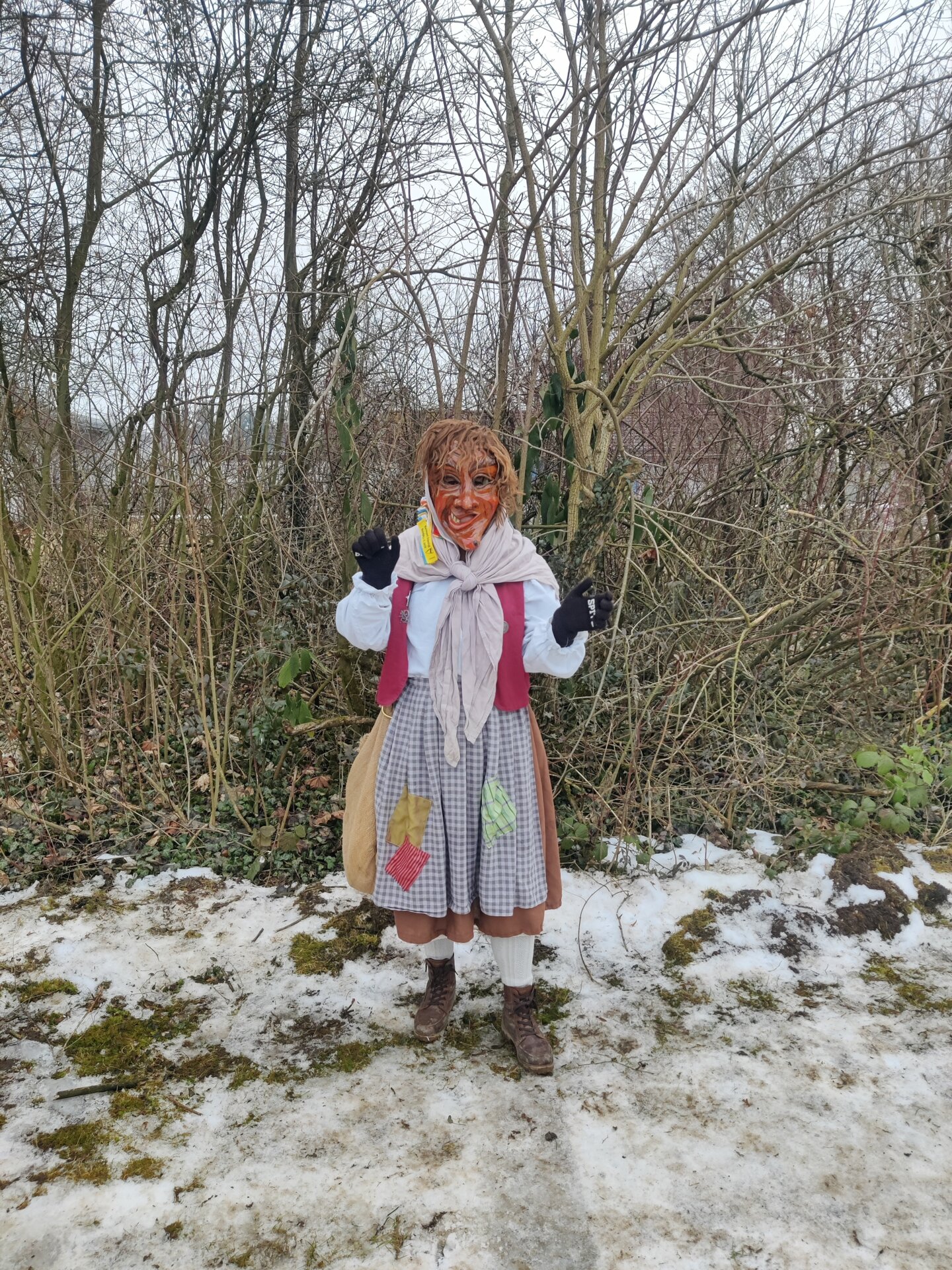 Bettelweible_vorne