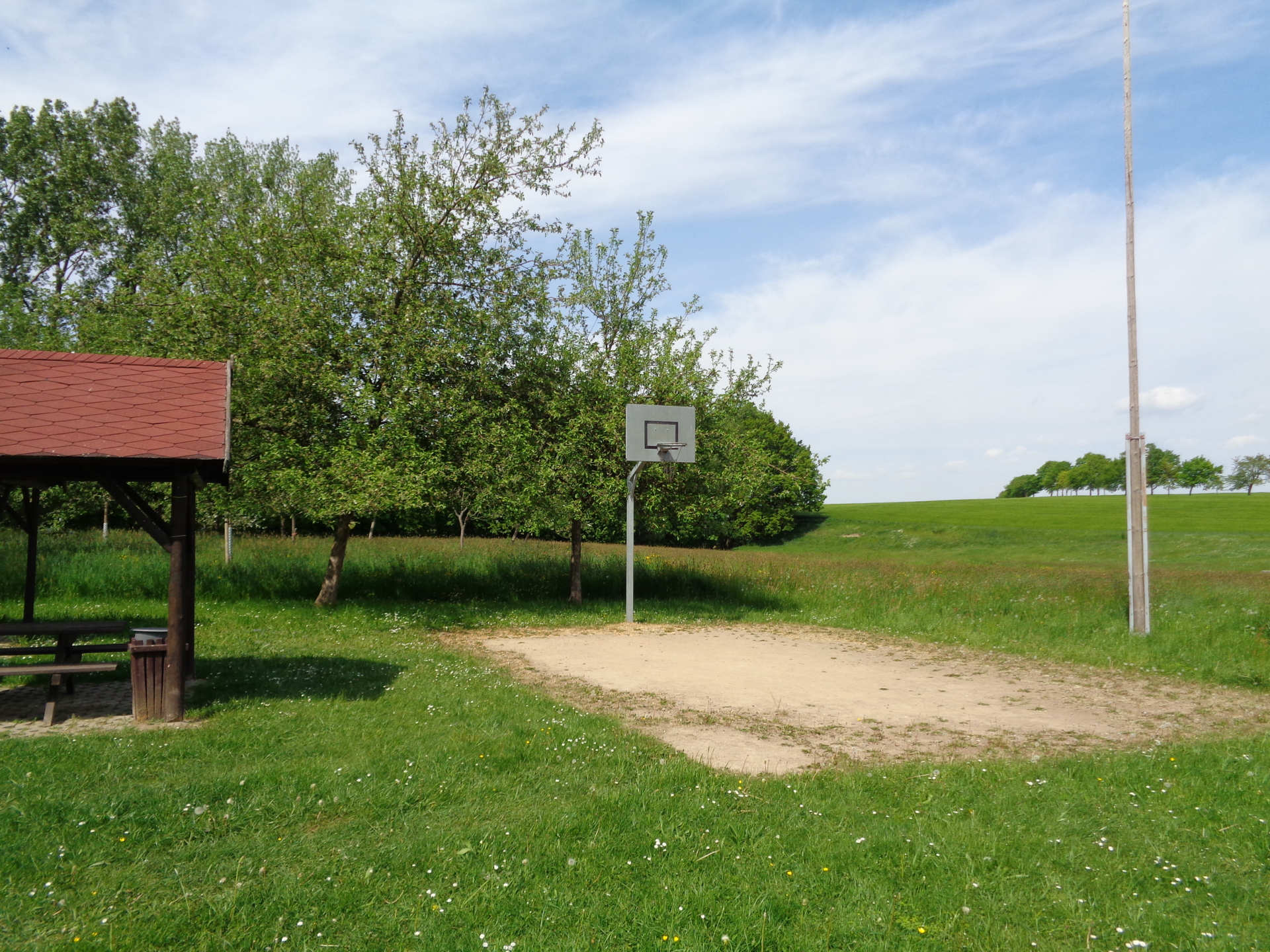 Basketballplatz bei der Wettineiche in Pohrsdorf
