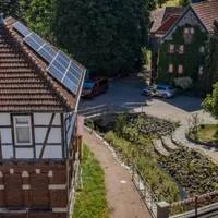 luftaufnahme_dorfplatz_1340x500