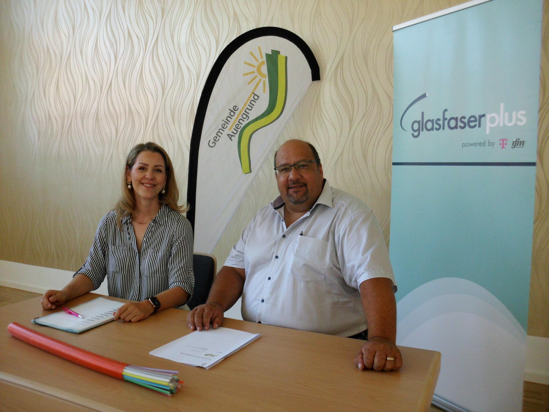 Unterzeichnung gemeinsamer Erklärung zwischen der Gemeinde Auengrund und GlasfaserPlus am 21.08.2023same Erklärung unterzeichnet.