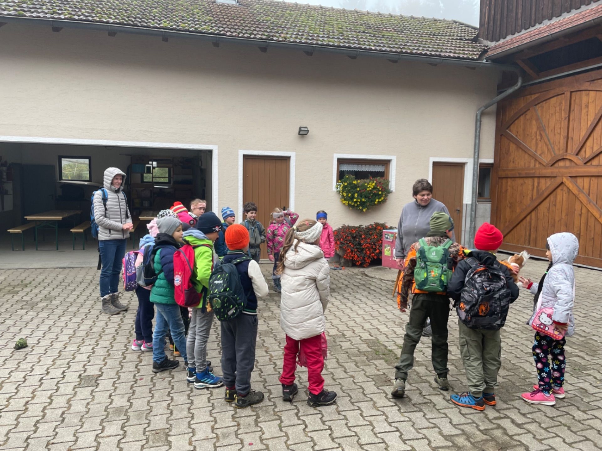 Gruppen Foto auf dem Bauernhof