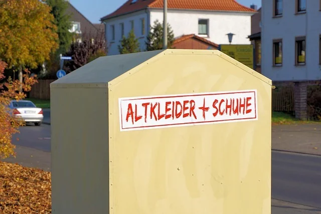 Bild eines Altkleider Containers