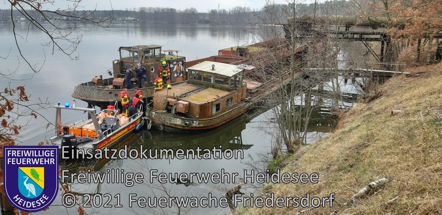 Einsatz 37/2021 | Ölaustritt aus Schubkahn | Neubrück WFL Hölzerner See | 10.04.2021