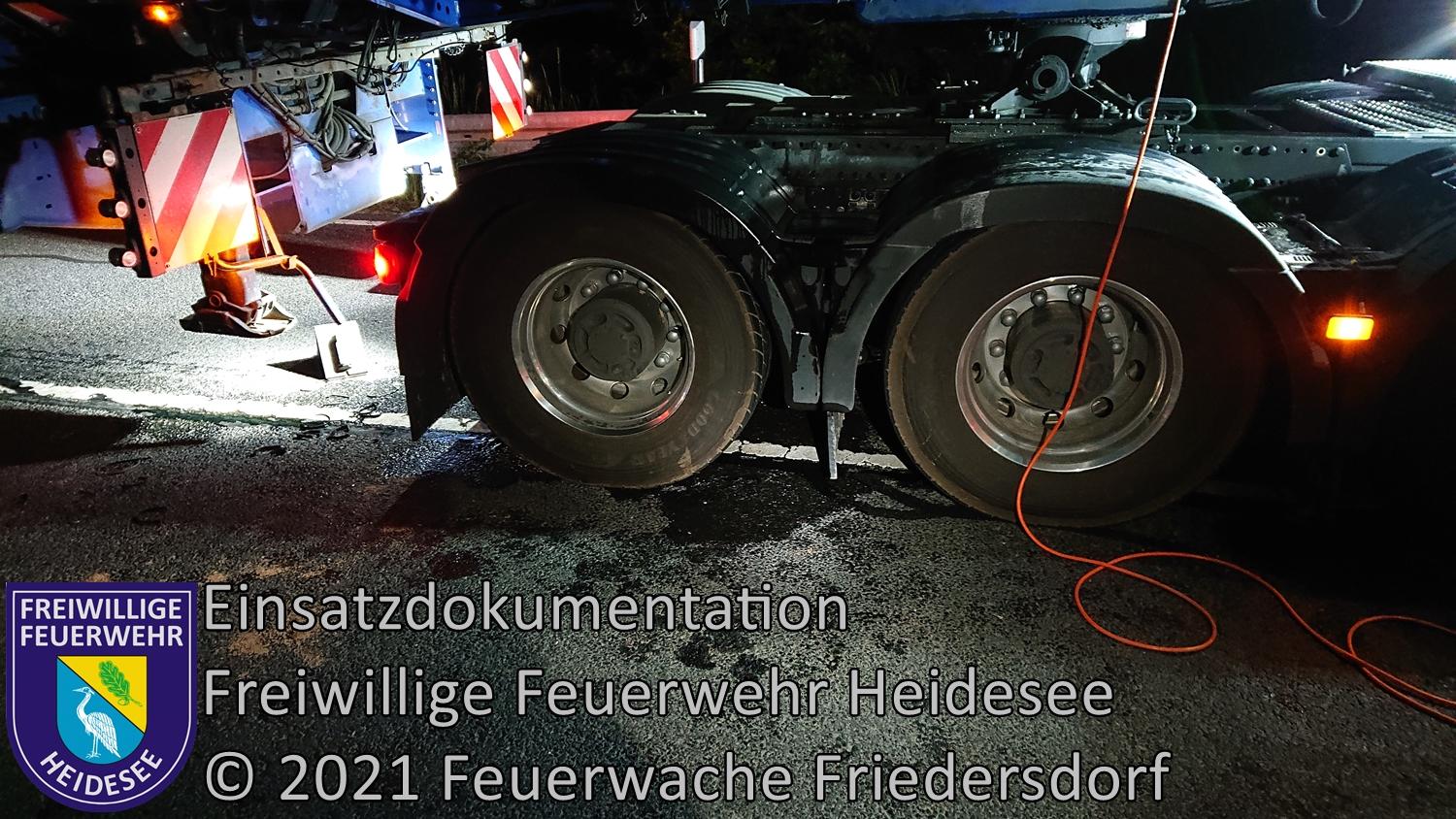 Einsatz 57/2021 | Ölverlust aus Schwerlaster | L39 AS Friedersdorf | 04.06.2021